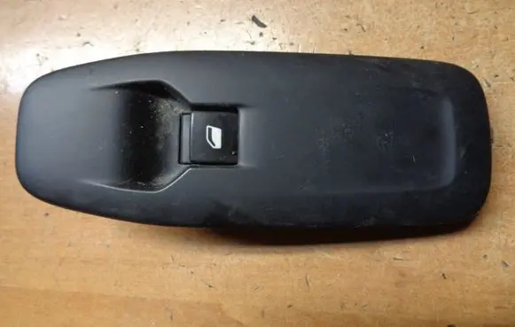 Peugeot 2008 I Electric window control switch 96751115ZD