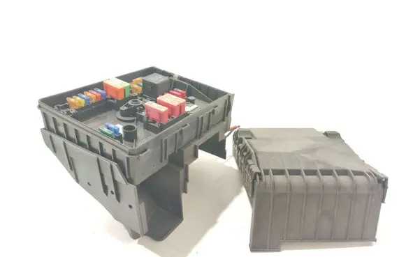 Volkswagen PASSAT B6 Fuse box set 1K0937118