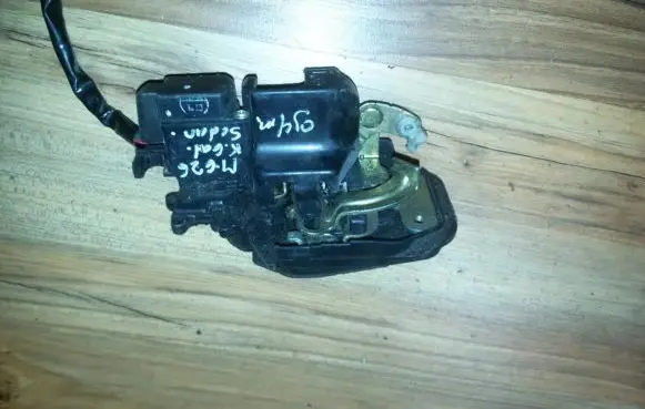 Mazda 626 Rear door lock