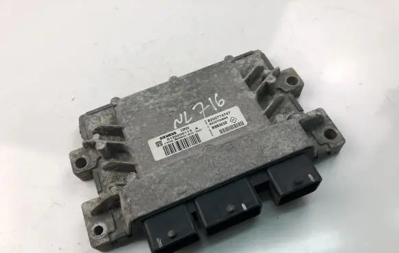 Renault Twingo I Engine control unit/module 8200774747