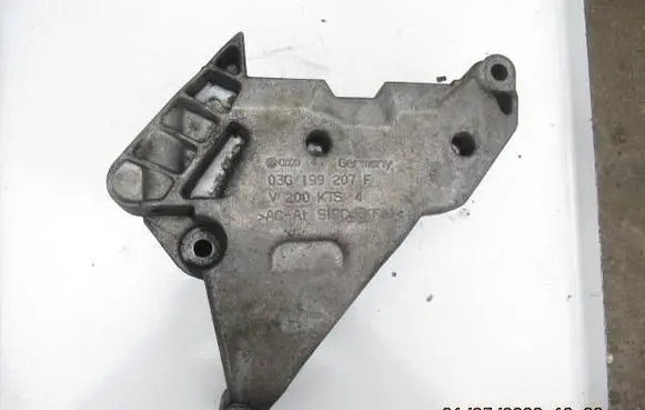 Volkswagen Caddy Engine mounting bracket 03G199207F V200KTS4