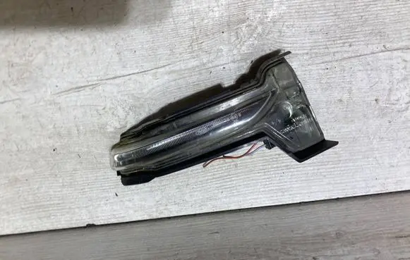 Ford Focus Mirror indicator light 21992817