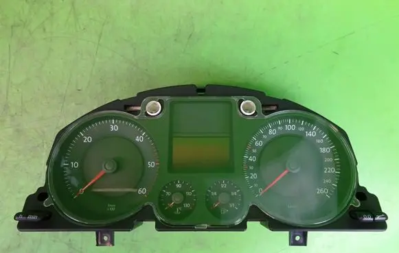 Volkswagen PASSAT B6 Speedometer (instrument cluster) 3C0920852A
