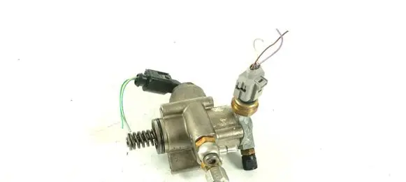Skoda Octavia Mk2 (1Z) Fuel injection high pressure pump 06F127025F