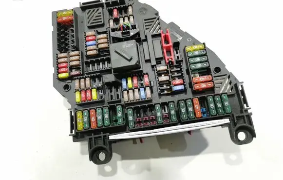 BMW 5 F10 F11 Fuse module 9234423