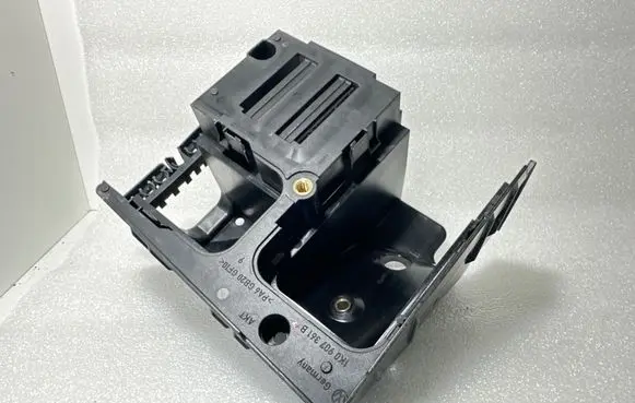 Volkswagen PASSAT B7 Fuse box cover 1K0907361B