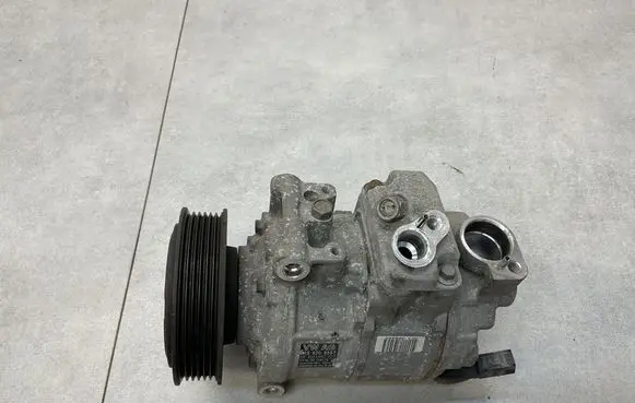 Volkswagen Jetta VI Air conditioning (A/C) compressor (pump) 1K0820859T