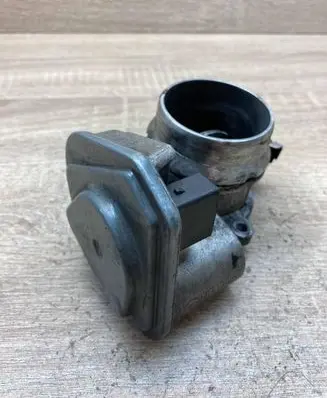 BMW 1 E81 E87 Throttle valve 7804373 B73100112