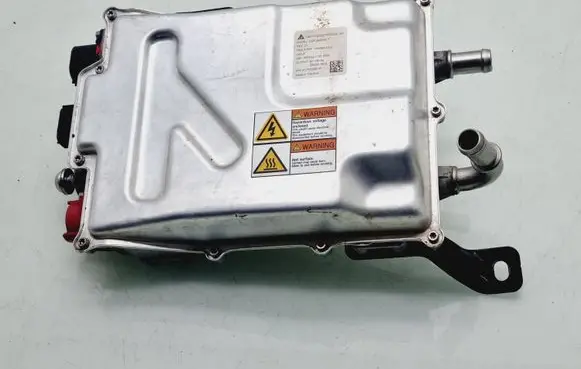 Voltage converter inverter
