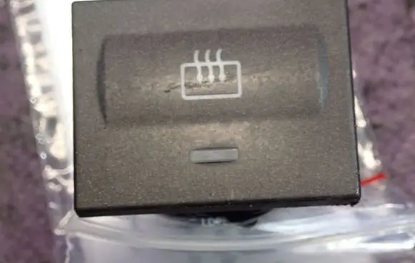 Ford Focus C-MAX Windscreen/window heater switch 