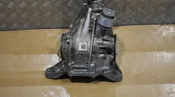 Mercedes-Benz CLS W257 Rear axle beam with reductor 