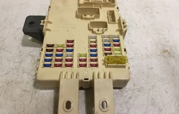 KIA Sportage Fuse module 919503W040