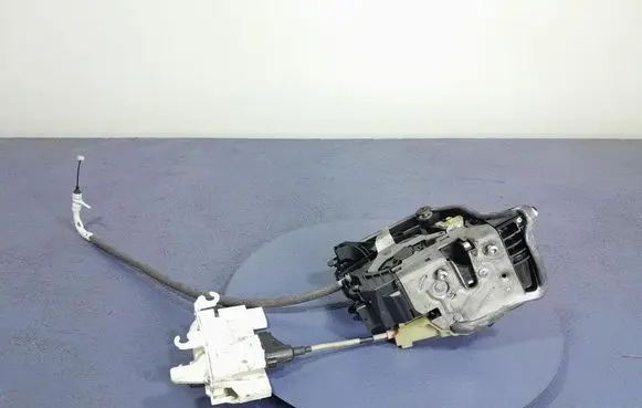 Audi A4 S4 B7 8E 8H Front door lock 7477702