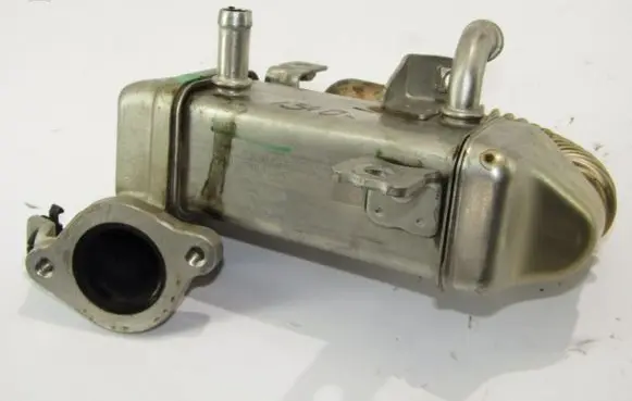 Nissan X-Trail T32 EGR valve cooler 147350678R