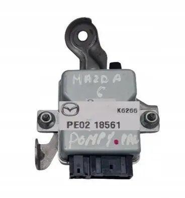 Mazda 3 II Fuel injection pump control unit/module PE0218561
