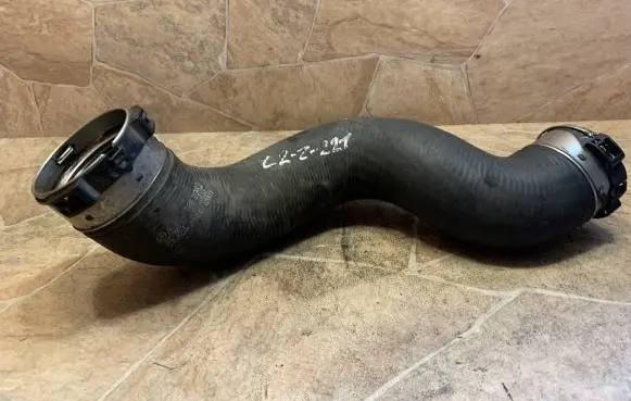 Mercedes-Benz CLS C218 X218 Intercooler hose/pipe A2045282982