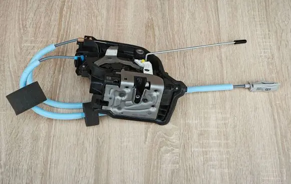 BMW X4 G02 Front door lock 9492094