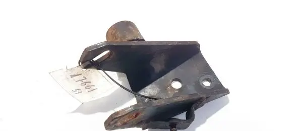 Toyota Corolla Verso AR10 Engine mounting bracket