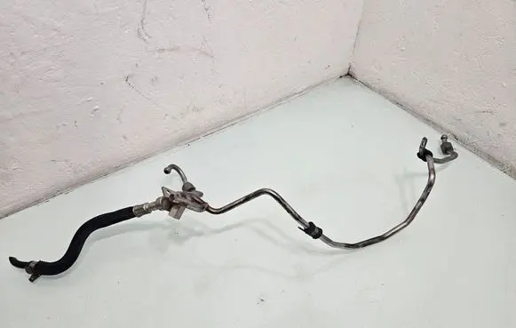 BMW 7 F01 F02 F03 F04 Fuel injector supply line/pipe 