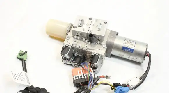 BMW 4 F32 F33 Convertible roof hydraulic pump 7344440