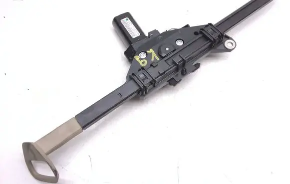 Mercedes-Benz E A207 Seat belt adjustment motor A2078600182 A2078600357