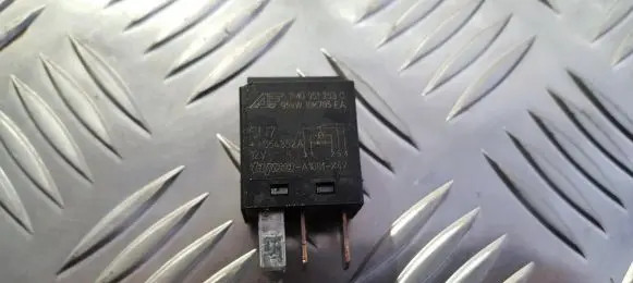 Volkswagen PASSAT B6 Other relay 7M0951253C 95VW10K705EA
