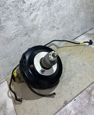 Opel Insignia A Brake booster 13228187
