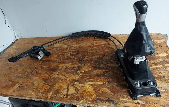 Volkswagen Caddy Gear shift rod 5WA711049 711266B