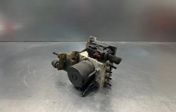Skoda Fabia Mk2 (5J) ABS Pump 0265950689 78213J0449
