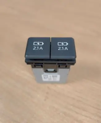 Toyota RAV 4 (XA50) USB socket connector 8553242010