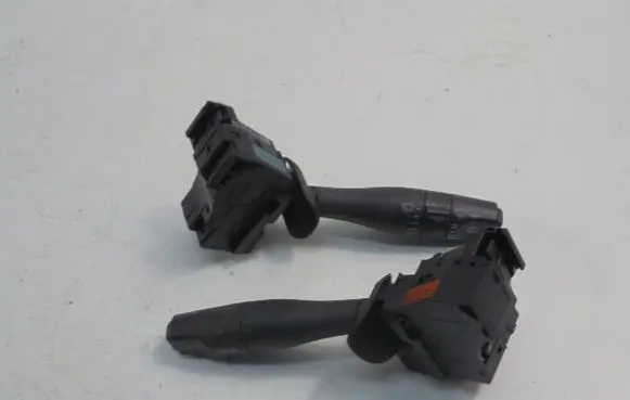 Wiper turn signal indicator stalk/switch