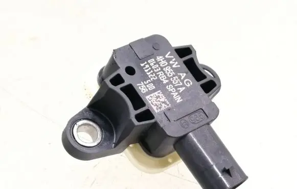 Skoda Fabia Mk3 (NJ) Airbag deployment crash/impact sensor 4H0955557A