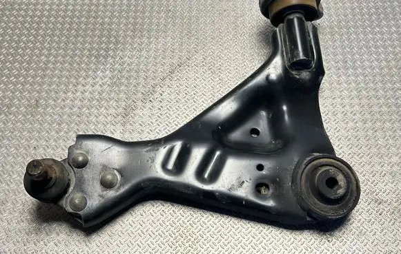 Mercedes-Benz Vito Viano W639 Front lower control arm/wishbone