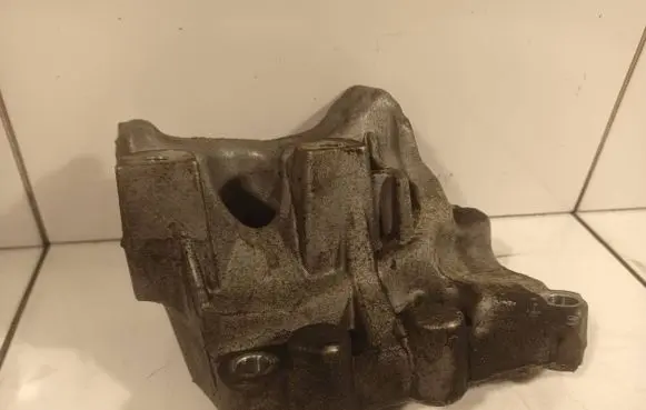 Ford Mondeo MK IV Engine mounting bracket 9656597780