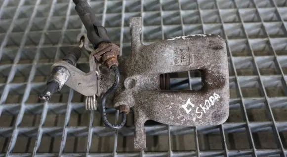 Skoda Superb B6 (3T) Rear brake caliper