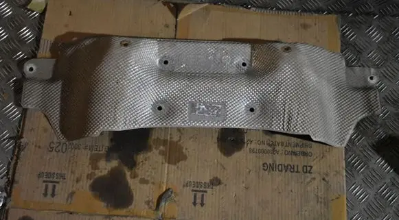 BMW M5 F90 Engine splash shield/under tray 8071591555525