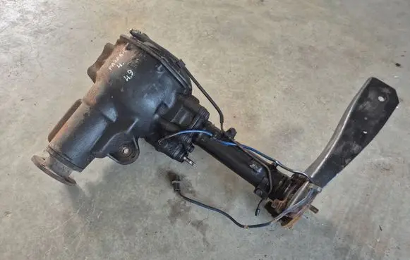 Mitsubishi Pajero Sport I Front differential MR296505 4900