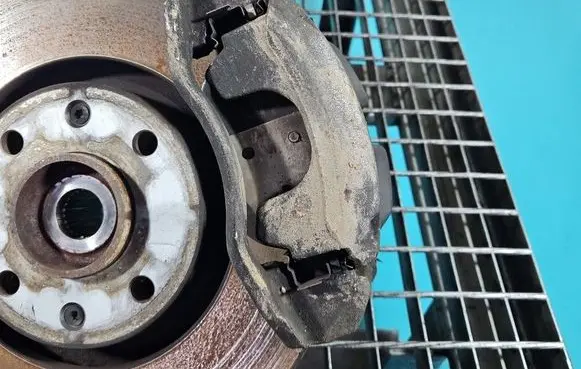 Peugeot 2008 II Front brake caliper 9824176680 IMPRK1542414
