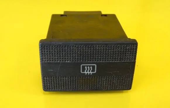 Volkswagen PASSAT B4 Windscreen/window heater switch 3A0959621