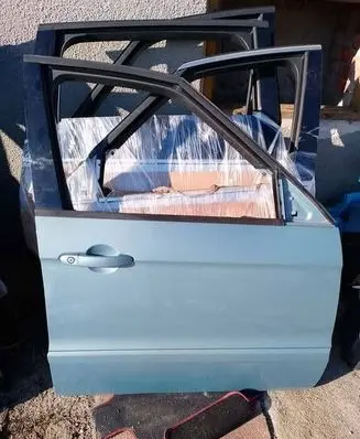 Ford S-MAX Front door 