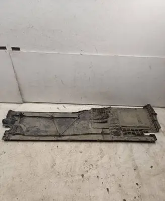 Volkswagen PASSAT B8 Rear underbody cover/under tray 3Q0825967