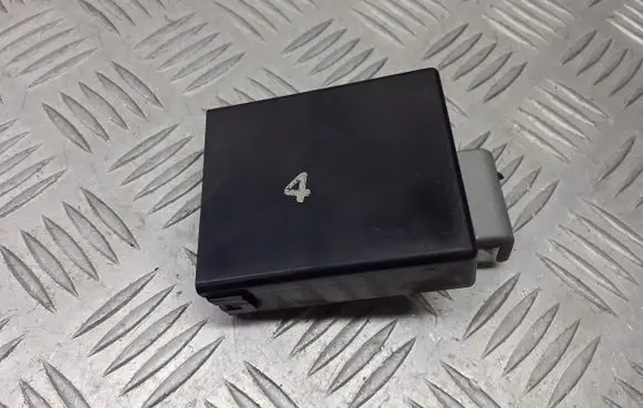 Toyota Yaris Air conditioner control unit module 886500D090