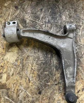Opel Vectra C Front lower control arm/wishbone 024413016