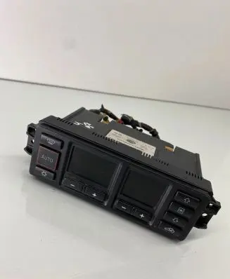 Audi A4 S4 B5 8D Climate control unit 8L0820043B 5HB00760800 D730302