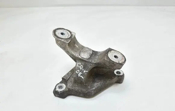 Honda CR-V Steering rack mounting bracket 06111412