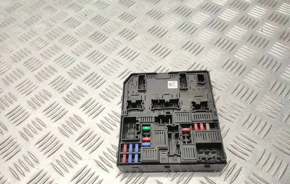 Nissan X-Trail T32 Fuse module 284B74BA0A