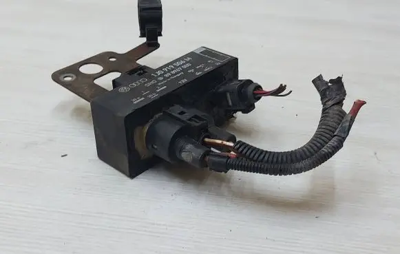 Volkswagen Polo Coolant fan relay 1J0919506M 898967000 1J0919506E