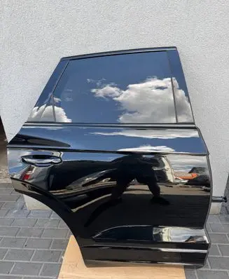 Volkswagen Touareg III Rear door