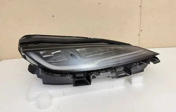 Tesla Model 3 Headlight/headlamp 176088900E LA77607 CCCLA77607