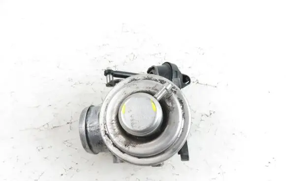 Volkswagen Polo IV 9N3 EGR valve 045131501C